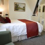 Double with private shower Double room with shower and private w.c. just across the landing.